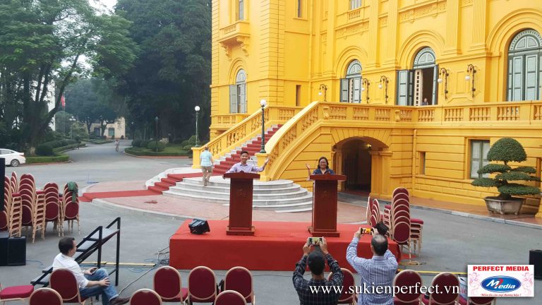 Cho Thue Thiet Ke Dan Dung San Khau 1