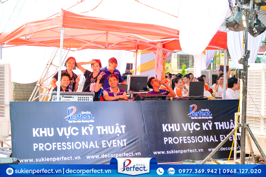 Ekip-ky-thuat-van-hanh-su-kien