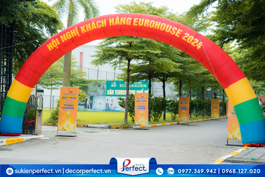 cong-chao-su-kien-hoi-nghi-dep