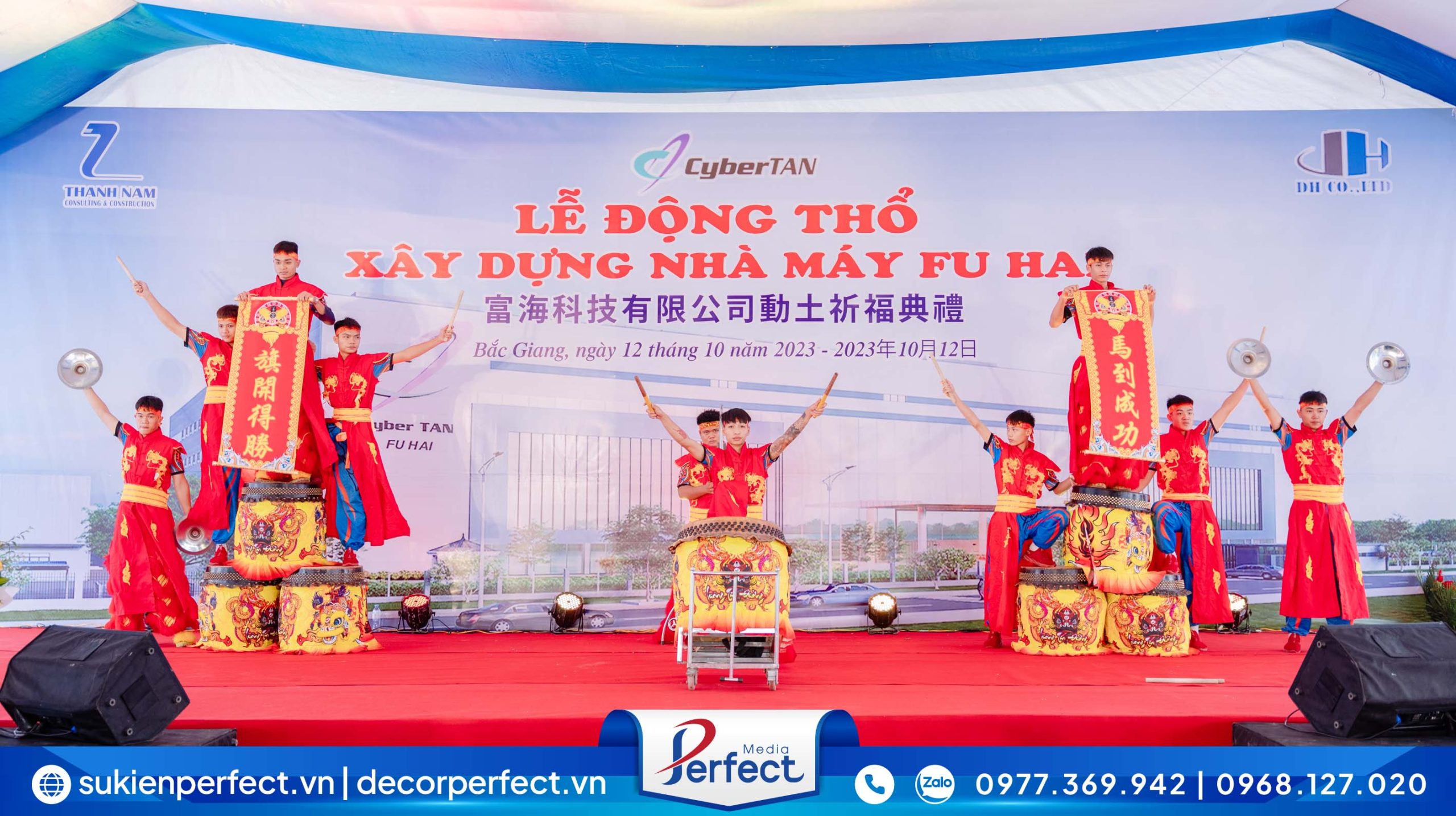 Perfect Media biểu diễn tiết mục múa trống hội đặc sắc