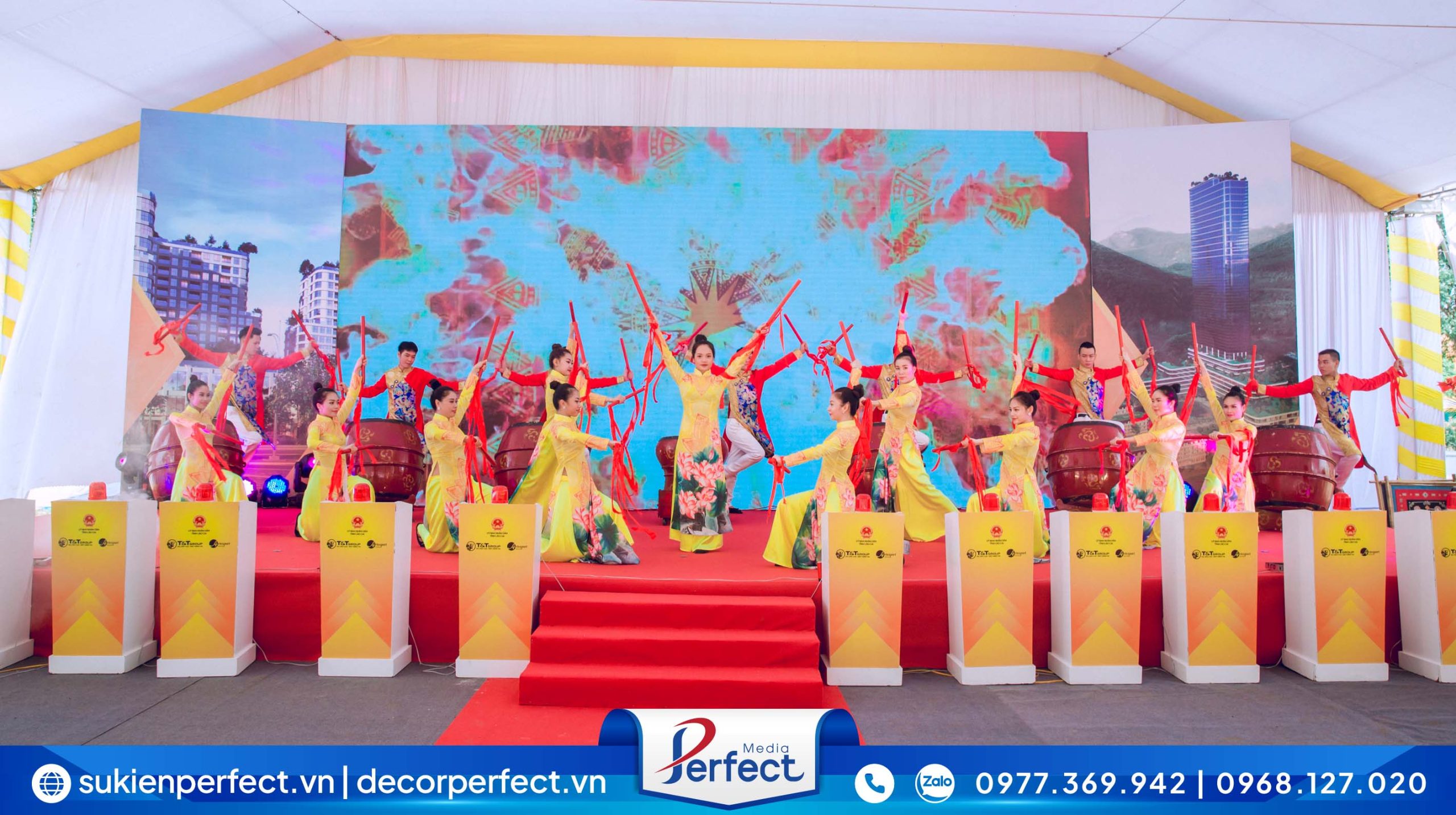 Perfect Media biểu diễn tiết mục múa trống hội đặc sắc