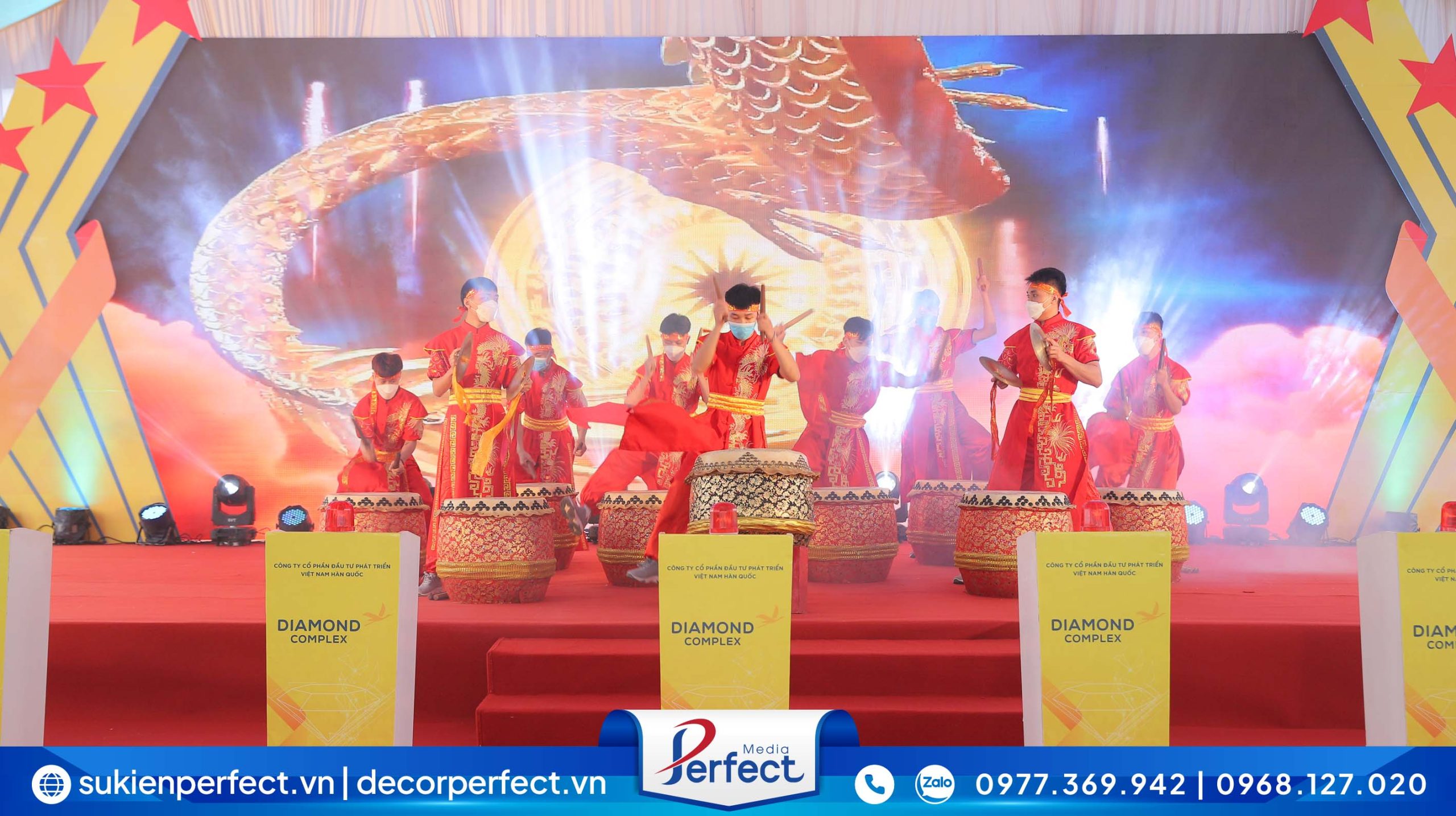 Perfect Media biểu diễn tiết mục múa trống hội đặc sắc
