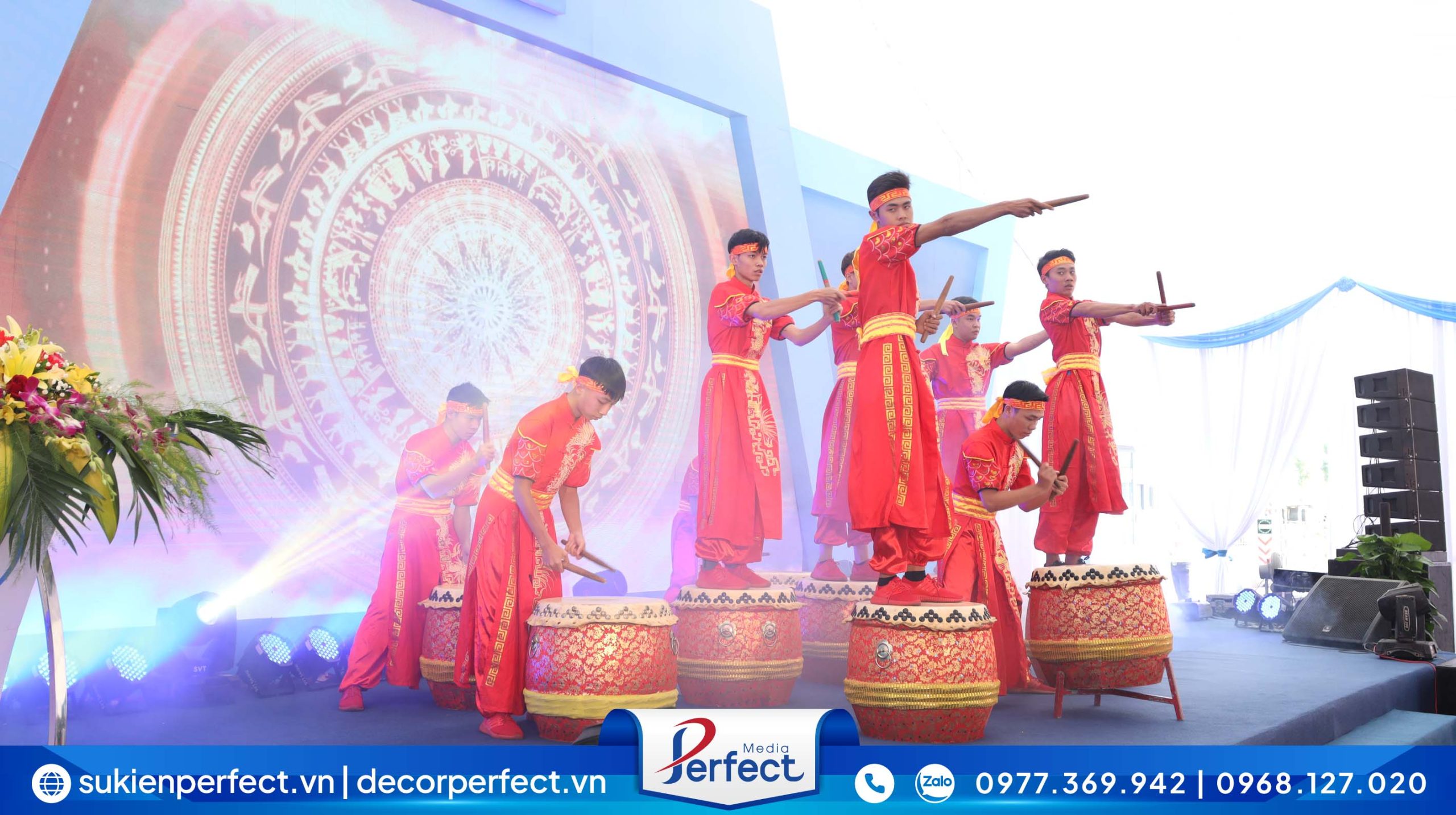 Perfect Media biểu diễn tiết mục múa trống hội đặc sắc