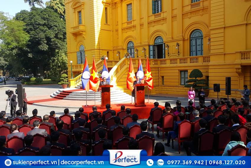 su-kien-hop-bao-chuyen-nghiep