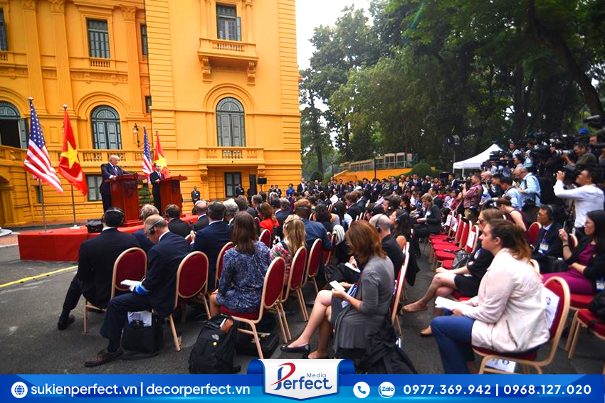 su-kien-hop-bao-chuyen-nghiep