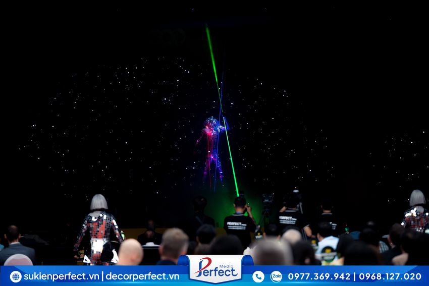 trinh-dien-laser-man