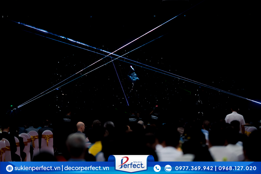 trinh-dien-laser-man