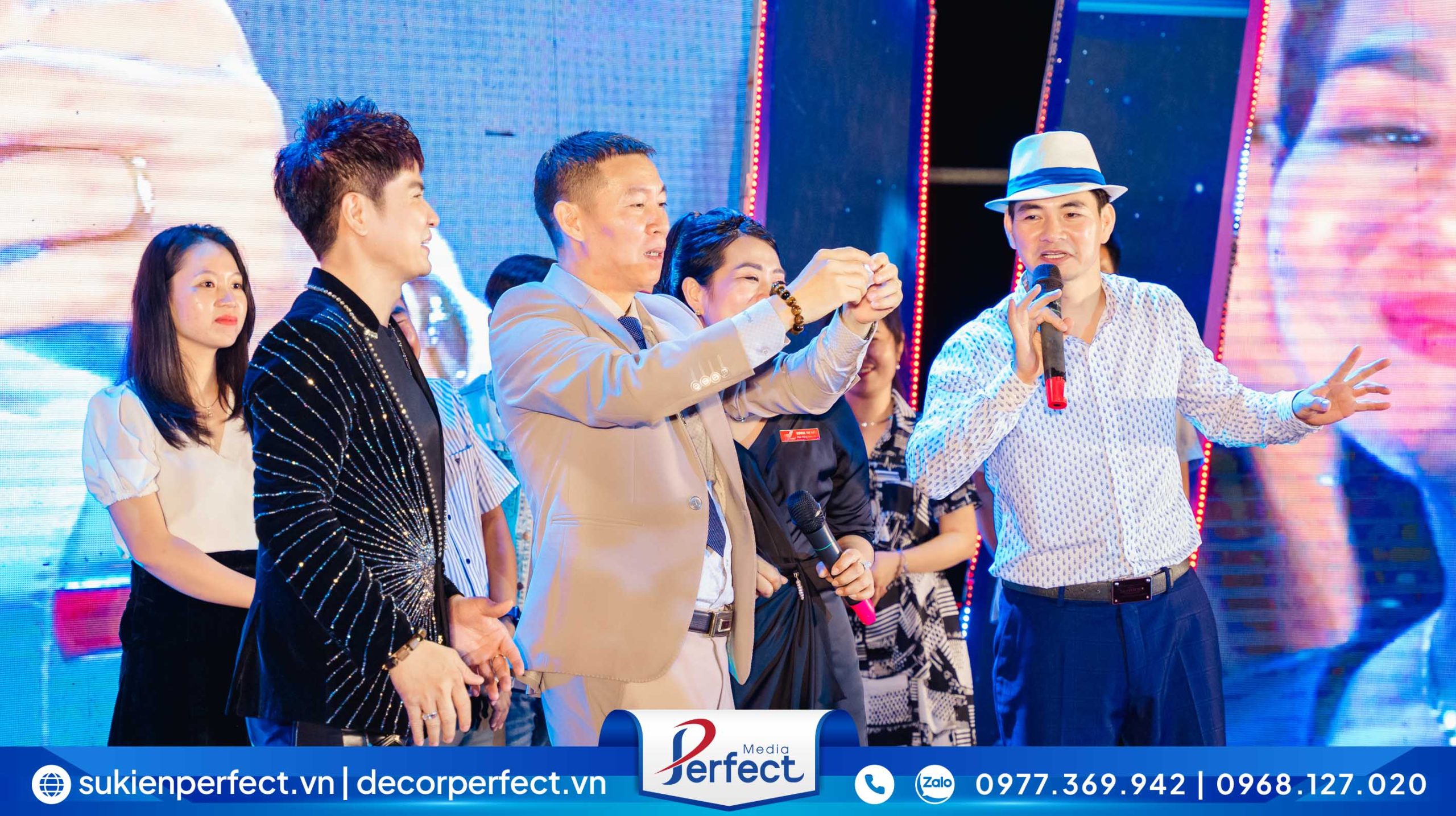 nghệ sỹ hài xuân bắc tại sự kiện của Perfect Media cung cấp dịch vụ tổ chức sự kiện