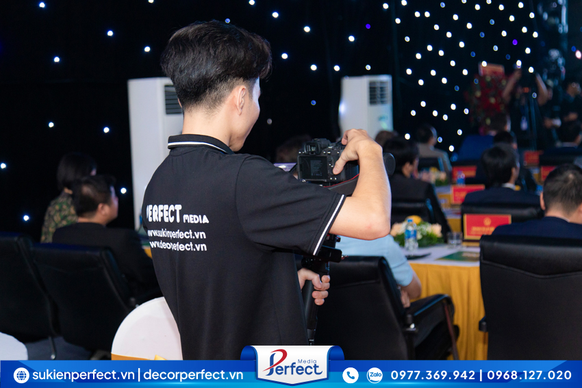 Quay-Chup-Su-Kien- Chuyen-Nghiep