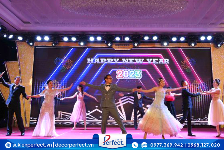 to-chuc-tiec-tat-nien-chuyen-nghiep