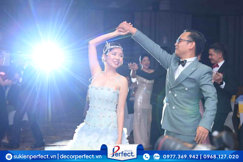 to-chuc-tiec-tat-nien-chuyen-nghiep