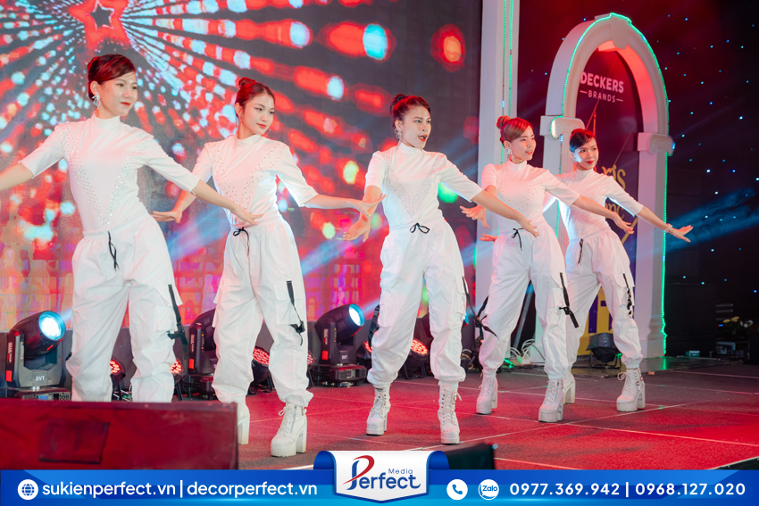 to-chuc-tiec-tat-nien-chuyen-nghiep