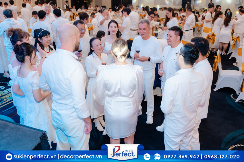 To-Chuc-Su-Kien-Tat- Nien-Chuyen-Nghiep