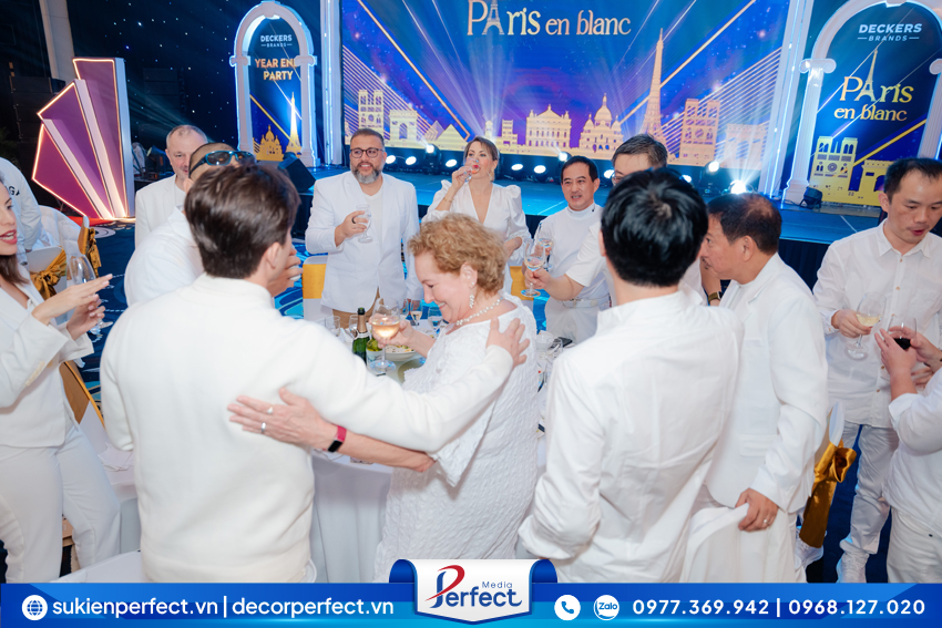 To-Chuc-Su-Kien-Tat- Nien-Chuyen-Nghiep