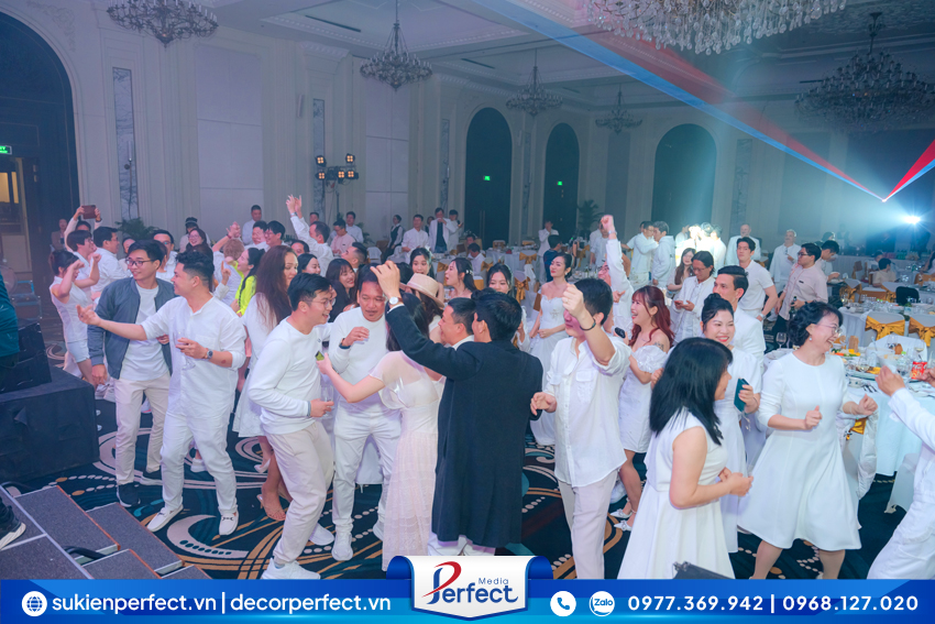 To-Chuc-Su-Kien-Tat- Nien-Chuyen-Nghiep