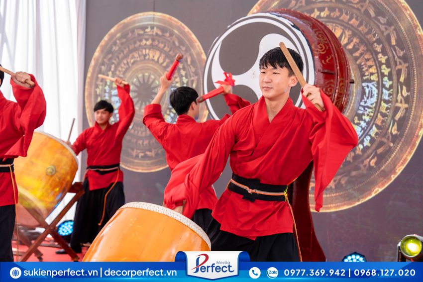 trong-hoi-da-sac-mau