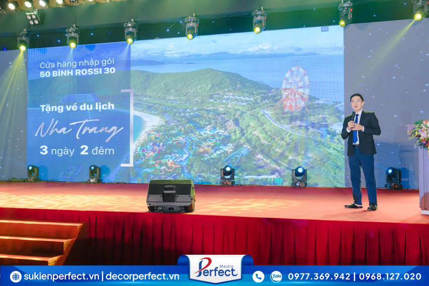 vinh-danh-tai-hoi-nghi-khach-hang