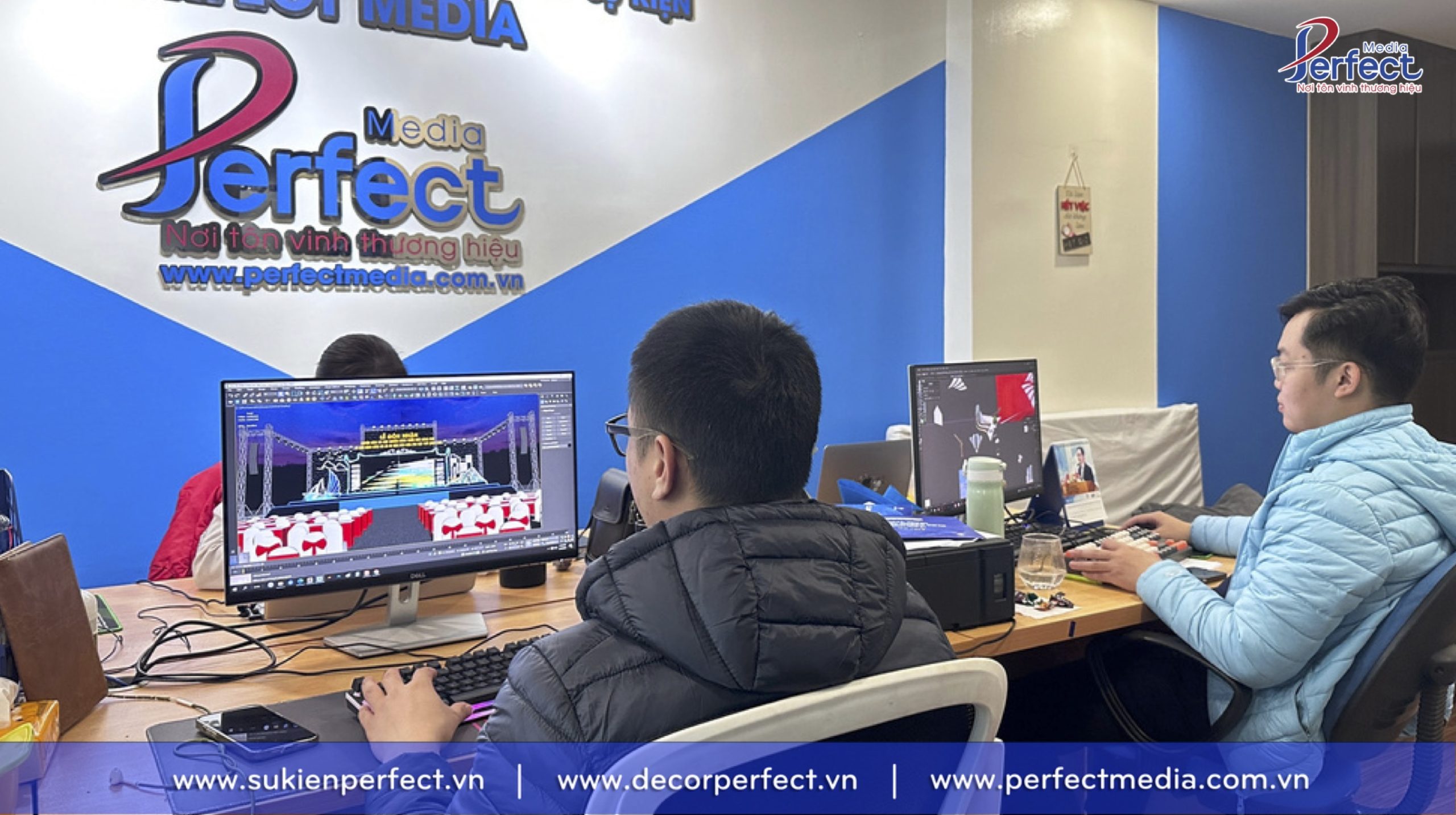 Team thiết kế của Perfect Media đang mô phỏng không gian 2D & 3D cho buổi lễ 