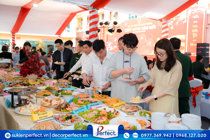 Cung-Cap-Tiec-Linh- Dong-Su-Kien-Chuyen-Nghiep-Tai-Ha-Noi