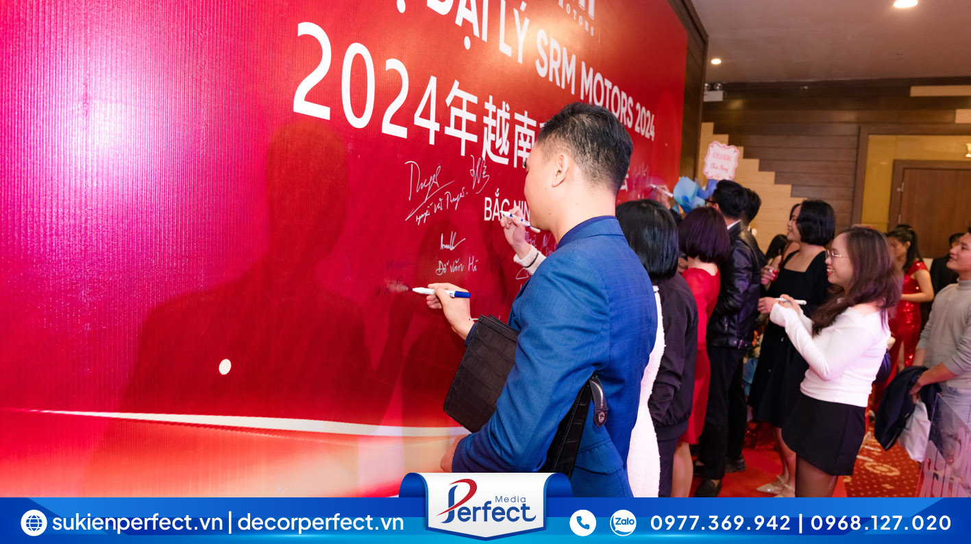 Booth checkin cũng là nơi để các vị khách lưu giữ lại chữ ký của mình và cùng chụp những bức hình đầy ý nghĩa khi tham dự hội nghị.