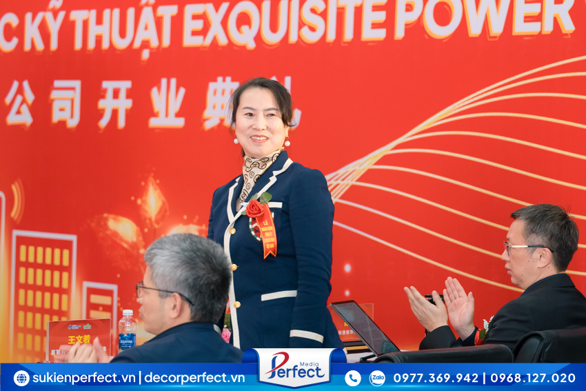 Khach-Moi-Tham-Du- Su-Kien-Khanh- Exquisite-Power-Viet Nam