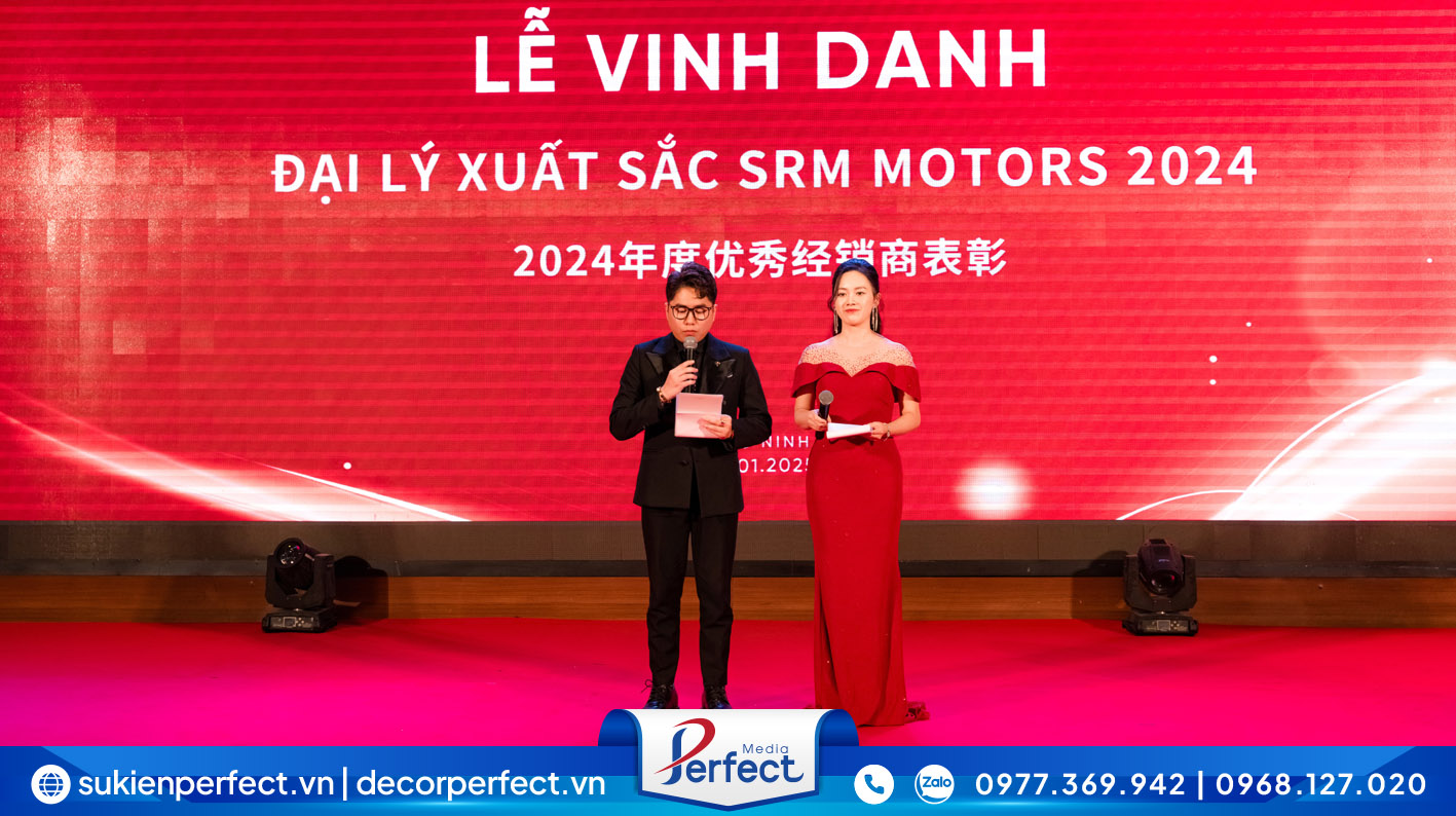 MC Tuấn Anh - Phương Oanh công bố danh sách các đại lý được tri ân - vinh danh tại sự kiện hội nghị đại lý SRM 2024