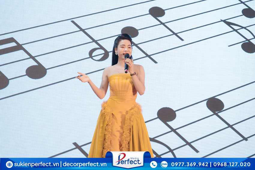 ca-sy-vu-doan-bieu-dien-chuyen-nghiep-tai-thanh-hoa