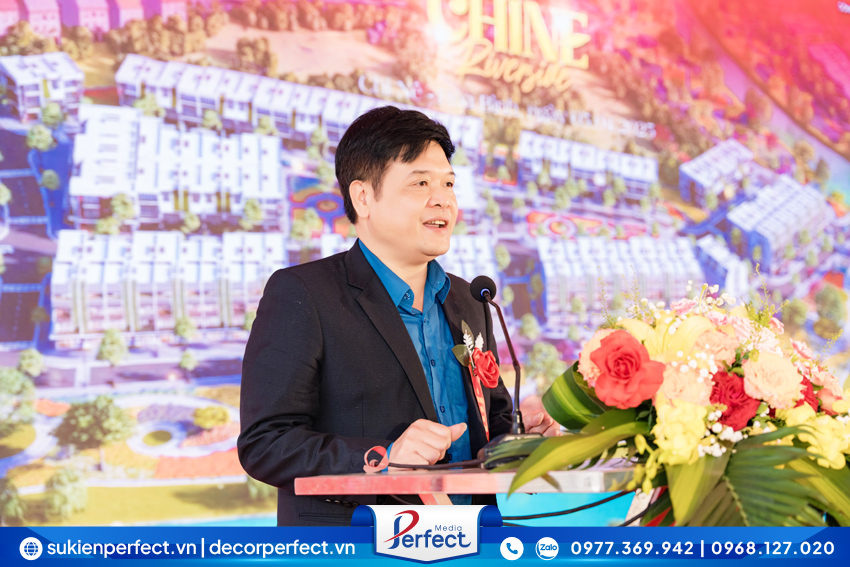 Ong-Pham-Van-Duc- Pho-Bi-Thu-Truong- Truc-Huyen-Lac-Thuy-Tinh-Hoa-Binh