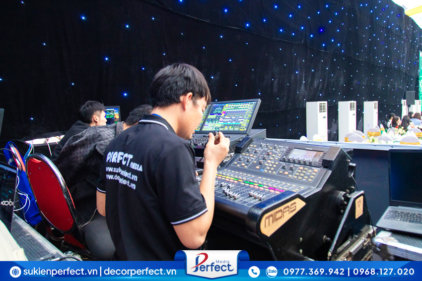 ky-thuat-Perfect-Media-tai-nghe-an