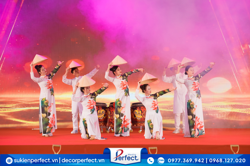 ca-sy-vu-doan-bieu-dien-tai-nghe-an