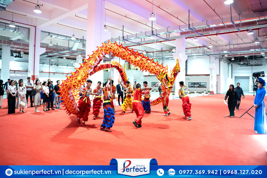 mua-rong-le-khanh-thanh-nha-may-amphenol-jet