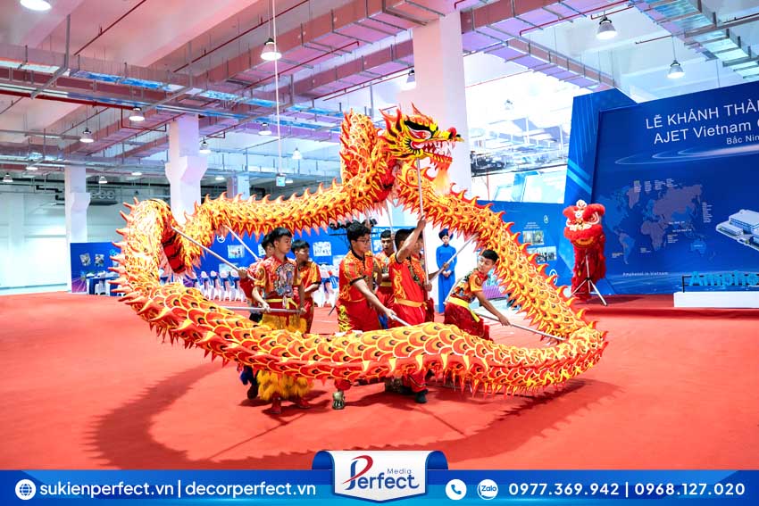 nhom-mua-lan-su-rong-trong-hoi-perfect-media