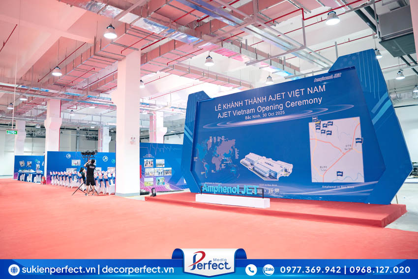 decor-khong-gian-le-khanh-thanh-nha-may-amphenol-jet