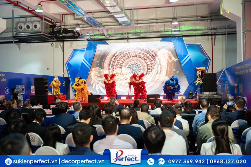 nhom-mua-lan-su-trong-hoi