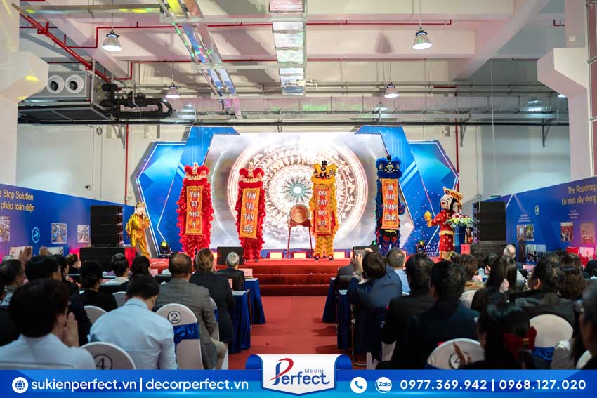 nhom-mua-lan-su-trong-hoi