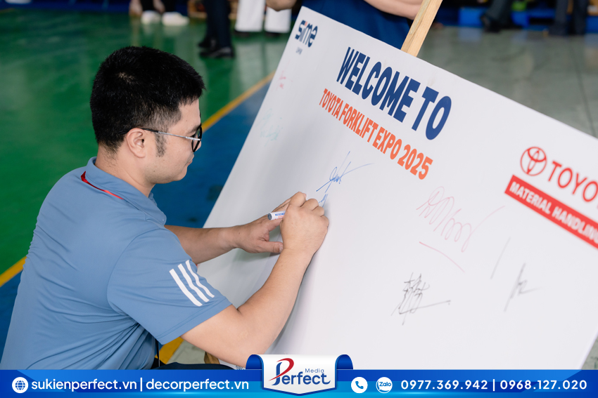 trien-lam-toyota-forklift-2025