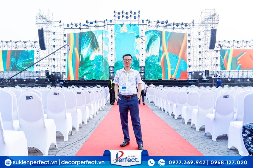 Ekip Perfect Media tại cuộc thi Miss World lần thứ 73 tại Việt Nam